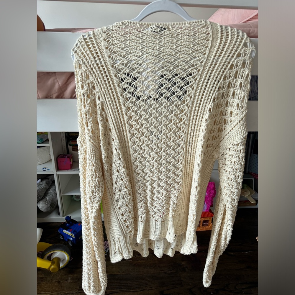Oversized Sweater. In the style. - Picture 2 of 3